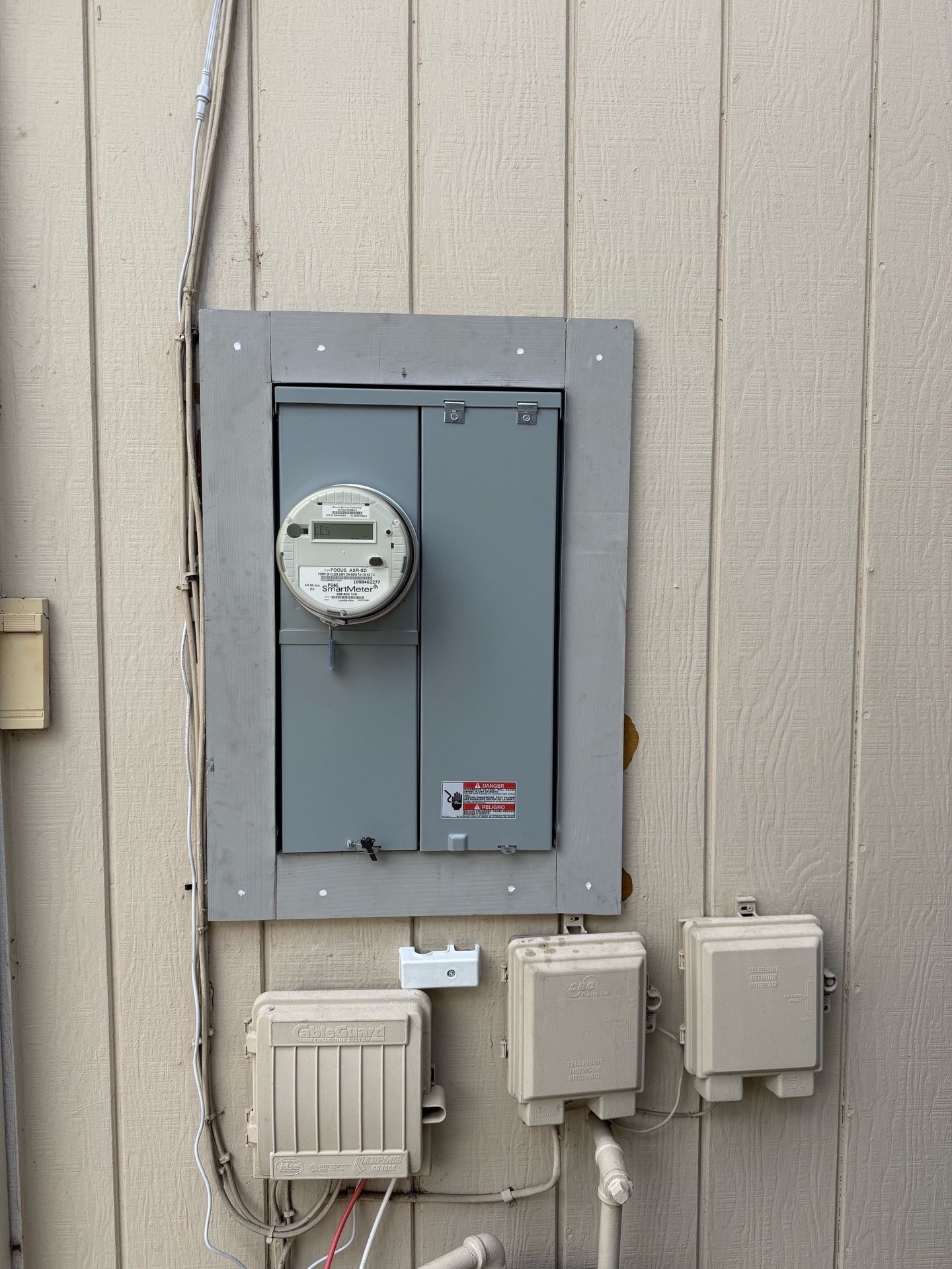 Meter Main Panel Replacement by Bright Right Electric In Rohnert Parkl CA meter-base-service-mast-panel-upgrade-rohnert-park-ca